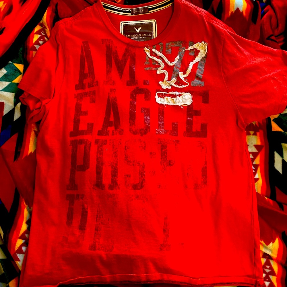 VINTAGE AMERICAN EAGLE T-SHIRT .